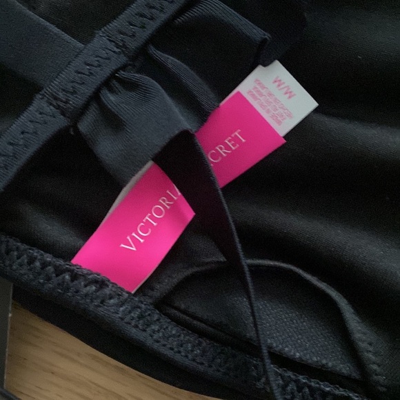 Victoria’s Secret Ruffle Bikini Swim Top - Picture 4 of 5